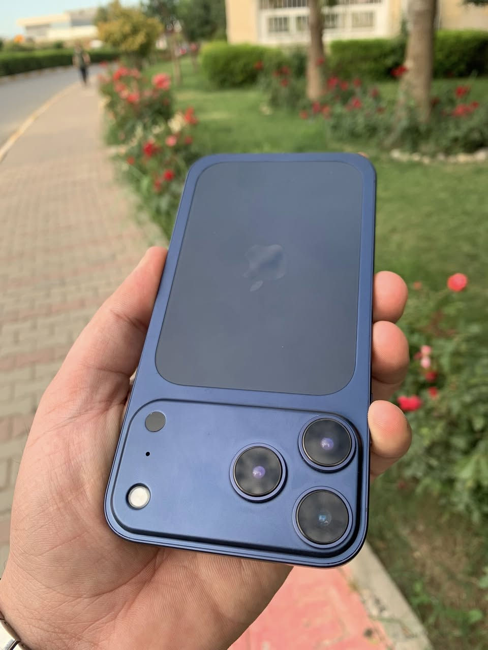 سلام عليكم ايفون XR محور 17 برو لون نيلي جهاز جديد لوك ذاكره 64 بطاريه 82% جهاز كلش حلو  رايده 225 متوفر توصيل جميع المحافضات يوصلك لي باب البيت ***********
