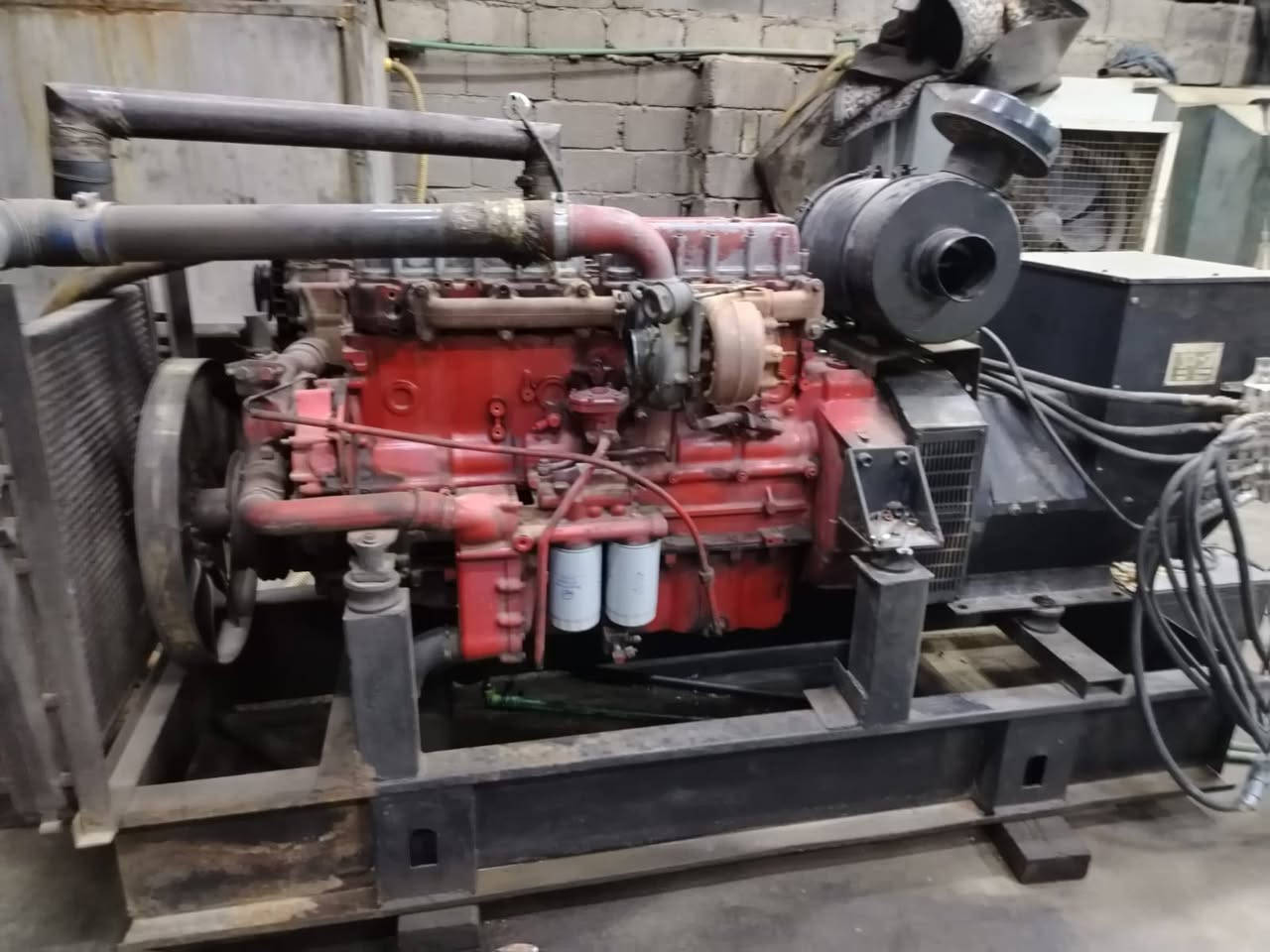 السلام عليكم
متاح افيكو 120 توليد 200 kv بلادي مكينه استندر 
حملي صعد و أريد اكبر منها
شرط الشغل و بس المكينه همات ابيع سعرهن مناسب
مكاني كربلاء طوريج ***********
