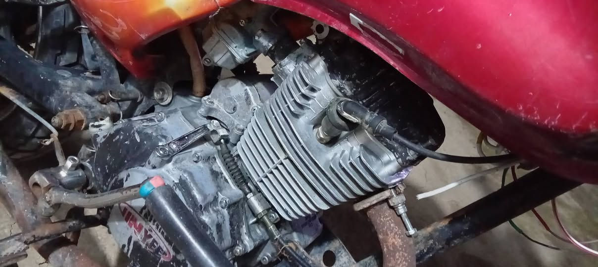 السلام عليكم دراجه للبيع مكاني بغداد التاجي الدراجه 2017 كلك للتواصل 
*********** محرك حجم 150 وكلچات حجم 200 معدل خير من الله شرط واحد ثاني  بطناش ولدراجه كامله مابيها أي نقوصات
