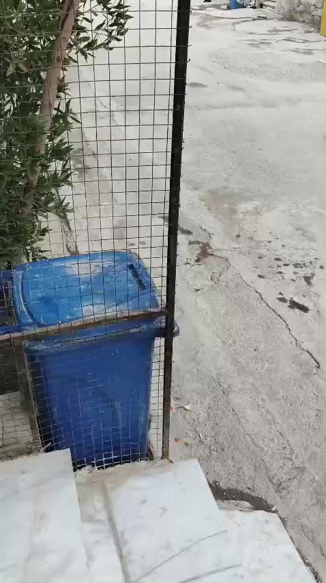 سلام عليكم بيت للايجار طابق ثاني معزول درجه وحده نضيف ومرتب زعفرانية شارع الكهرباء خلف حسينية الامام المهدي قريبه على مدرسة نور بغداد عائلة صغيره نفرين ثلاثة فقط التواصل واتساب ***********
