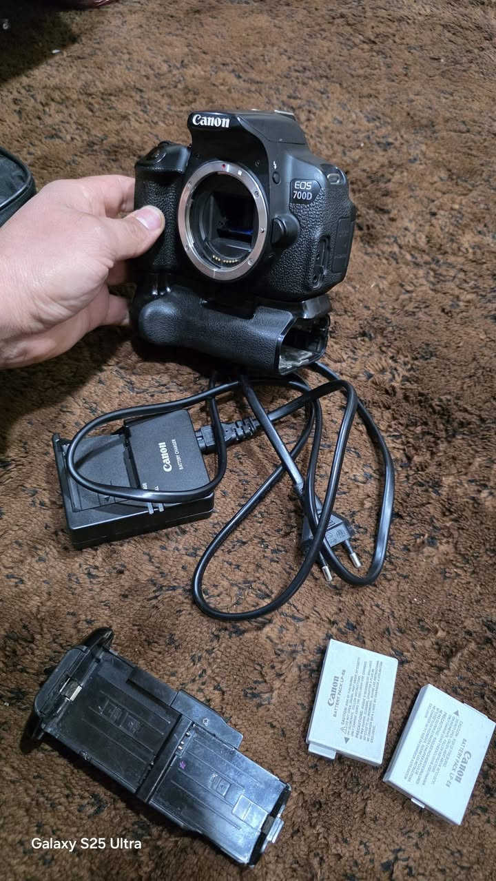 سلام عليكم
السعر مليون و 500 وبيها مجال 
متوفر كاميرا كانون 700 مع كامل الاغراض عدسه ( زون 150_600 ) دبل بطاريه وشاحنه وجنطه مع رام اصلي نوعيه SanDisk... 16.GB 
مكاني موصل سهل نينوى
( خاص متوفر )


**إذا كنت صاحب هذا الإعلان وتريد حذفه لأي سبب، رجاءا أرسل رسالة إلى الدعم الفني**