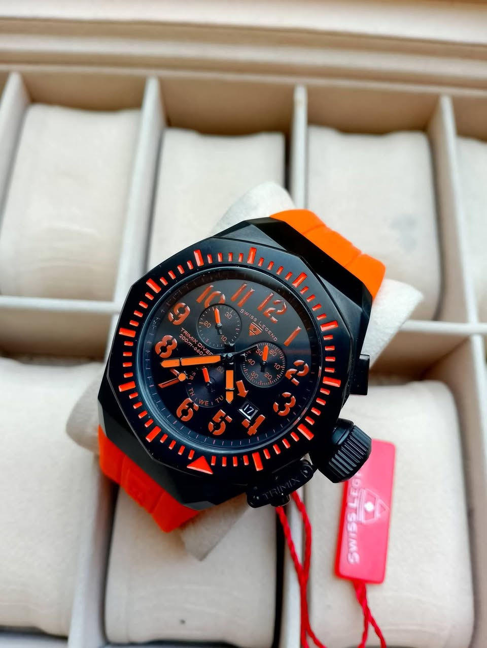 بسم الله الرحمن الرحيم 
تحيه طيبه للجميع ♥️ 
للبيع ساعه SWISS LEGEND
الصنع سويسري اصلي 
وكاله غير مستخدم 
نافذه لعرض التاريخ 
سير ربل اصلي 
سناتر شغاله 
قفل بحري 
رنك دوار 
السعر 110 الف 💵💵
العنوان بغداد الدورة 
يوجد توصيل إلى جميع محافظات العراق وبغداد أيضاً 
للحجز والاستفسار المراسله على الخاص او على الرقم 
ه‍ *********** ☎️ متوفر واتساب
