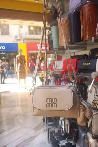 حقيبه نسائي ..خانتيت كل خانه سحابه..مع سير كتف  رياضي  💥💥 
سعر القطعه 7
  #للحجز وتساب ***********
العنوان /🔍🌏
#الديوانية°°°°° شارع الاورزدي °°°°°خلف المحكمه.. 
مجاور محلات الغدير°°°او°°° مجاور حمام الديوانيه 
https://t.me/+RaU3jRgCtgN37bJj
            رابط التليكرام ☝
يتوفر توصيل لكافه مناطق الديوانيه ✈🛵🚗
          ولجميع محافظات العراق
