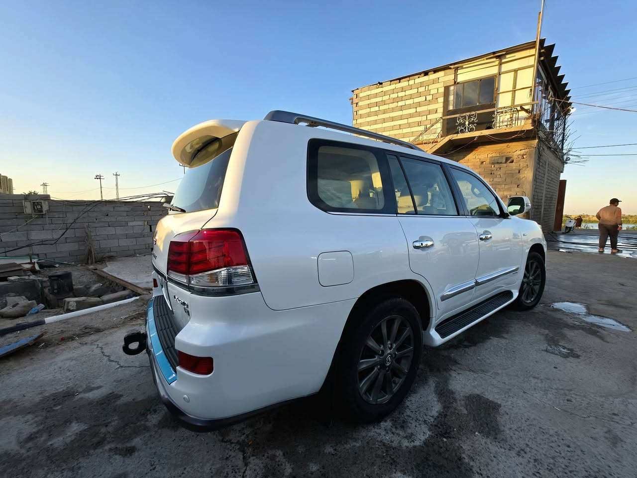 لكزز(2011)570 LX
ماشية :142 الف 

سيارة مكفولة كفالة عامة ماعدة بالهلال مال الجاملغ صبع بارد 

سيارة جاهزة من كلشي شرط نقص برغي مابيها من حدادة من مكينية من تخم تايرات شرط جاهزة 
سيارة فول الفول 
حساسات امامية خلفية 
كامرات بالجوانب 
ستيرن كهرباء
ومعروفة موصفات الكزز
مكان السيارة :البصرة 

السعر :385$ وبيها مجال قليل 

اخوي العزيز اذا ماعجبك السعر رجاًء لاتكسر بحلال الناس والسوك كلشي بي ❤️❤️

لأستفسار على رقم الهاتف :***********

وأسف على الاطالة❤️
