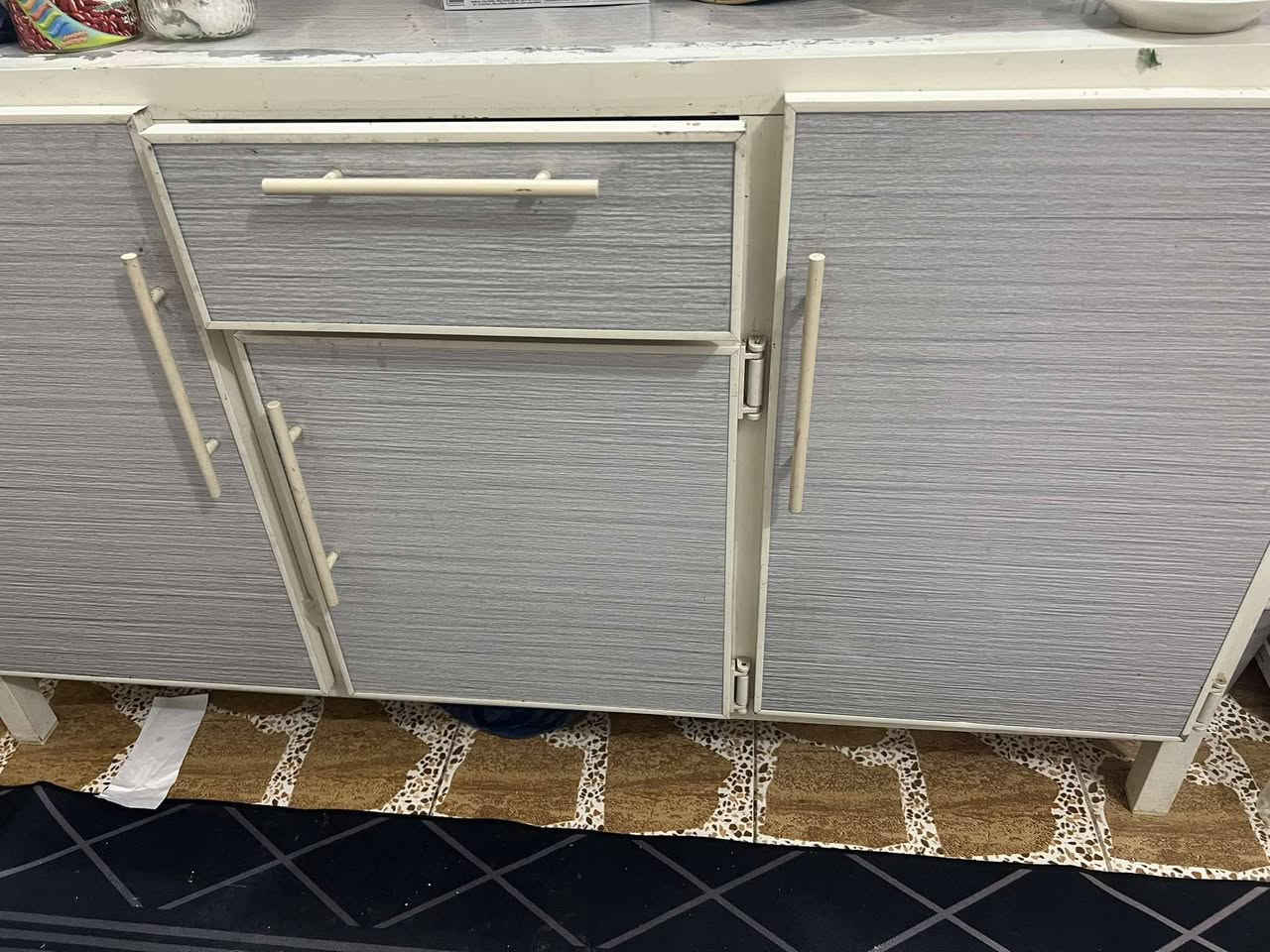 كاونتر 3 قطع 200 طباخ 50 ميز طعام 50 عنوان  ديالى


**إذا كنت صاحب هذا الإعلان وتريد حذفه لأي سبب، رجاءا أرسل رسالة إلى الدعم الفني**