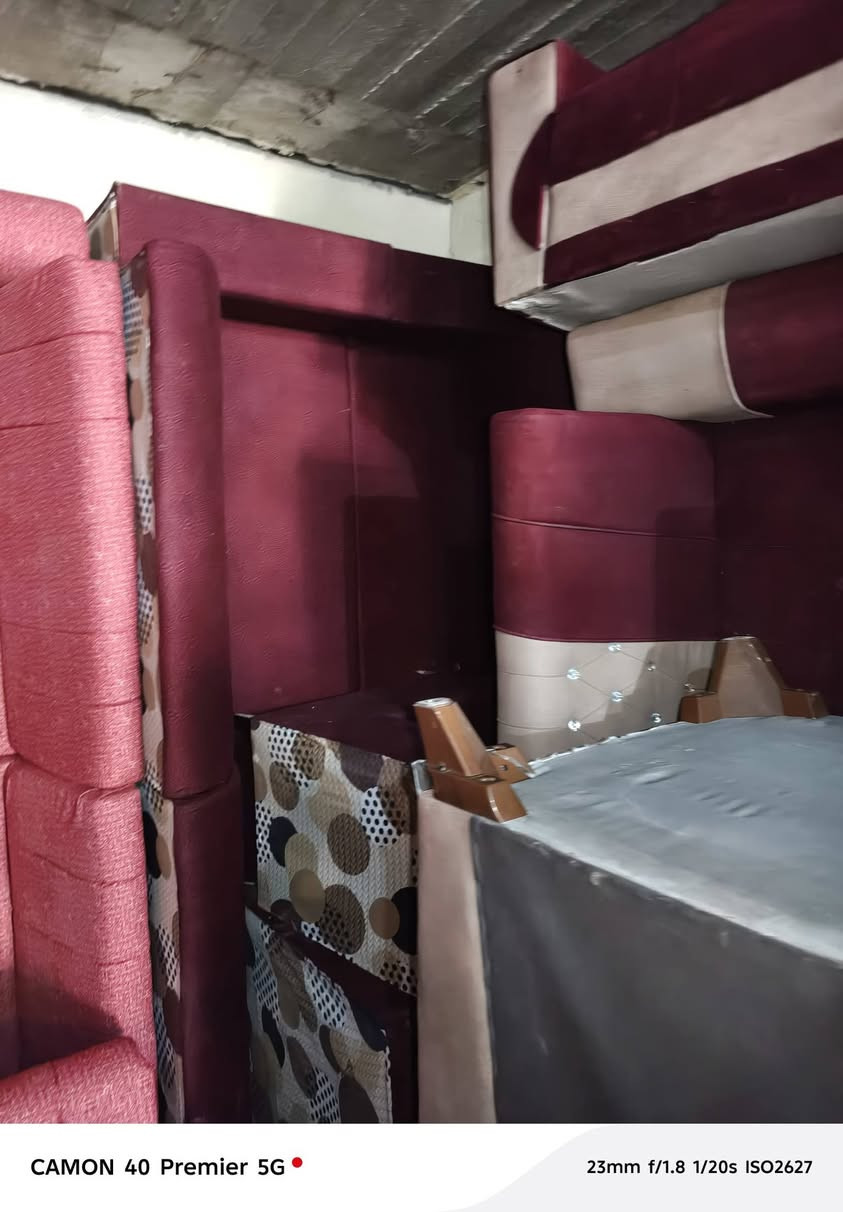 السلام عليكم يوجد لدينا دواوين المستعمل والجديد للاستفسار والتواصل *********** واتساب العنوان كاطون الرازي شارع ابو رباح في معرض ومزاد وعد
