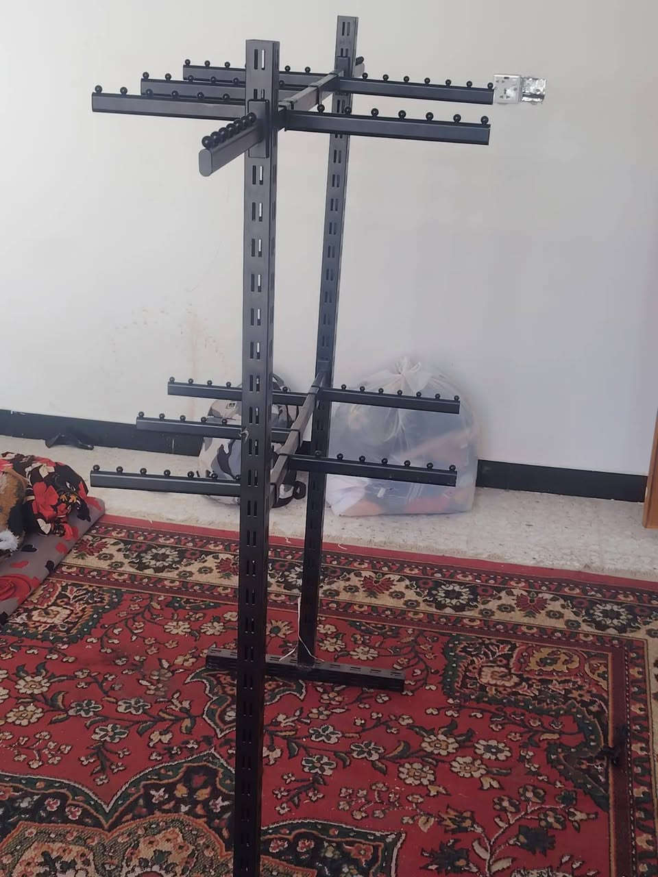 السلام عليكم متوفر ستاند مال جنط ارتفاع متر ونص كامل @
السعر كامل 65 
بس استاند45
توصيل ماعندي مكاني بغداد الوشاش
رقمي***********
