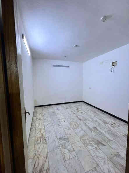 للايجار في السيدية 

شقة طابق ارضي تحتوي على غرفتين نوم و صاله و مطبخ و خدمات 

الموقع  الاقتصادين 

السعر  650 الف قفل 

تحتوي على نص اثاث 

ملاحظه توجر عوائل فقط

للاستفسار 

***********

وتساب
