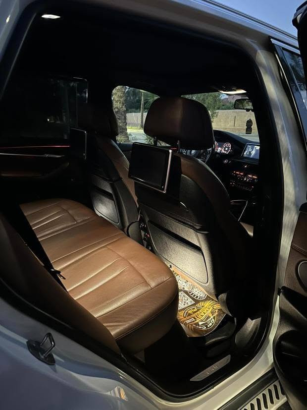 Bmw x5 model 2017
Mileage 65000 km 
فابريكا بالكامل وكيل
 موتور ٤٤٠٠ سي سي
رخصه 3 شهور
المعاينة العبور القاهرة, مصر


**إذا كنت صاحب هذا الإعلان وتريد حذفه لأي سبب، رجاءا أرسل رسالة إلى الدعم الفني**