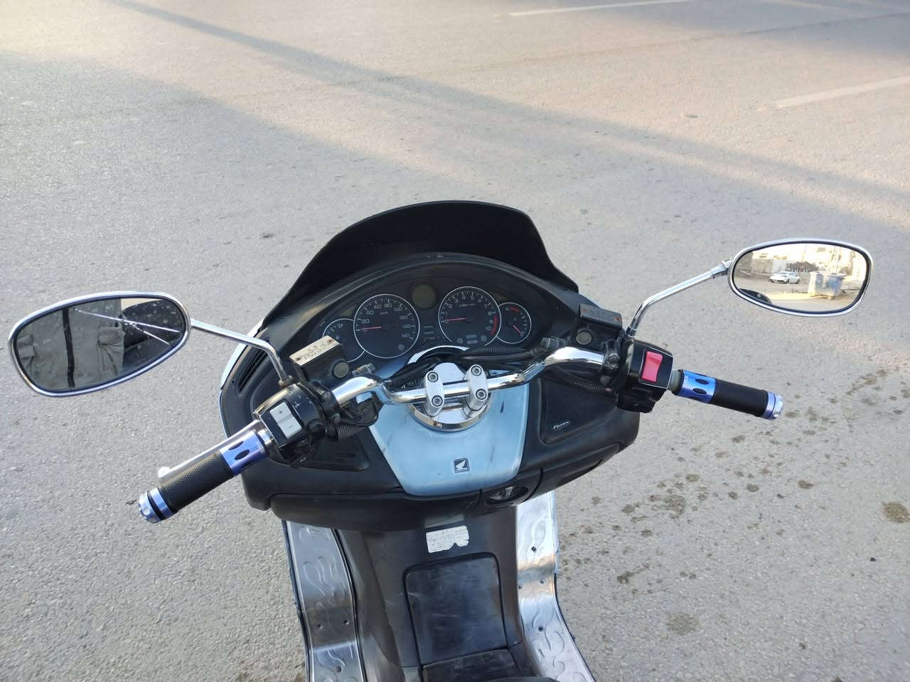 السلام عليكم فورزه صفر تسعه مامفتوحه دراجه حلوه ونضيفه سعره ٩٠٠ وبيه مجال مكاني كربلاء حي العامل ***********
