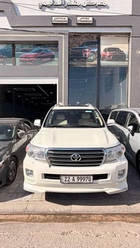 لاندكروزر V8 • ٢٠١٢ • ١٦٩٠٠٠ كم