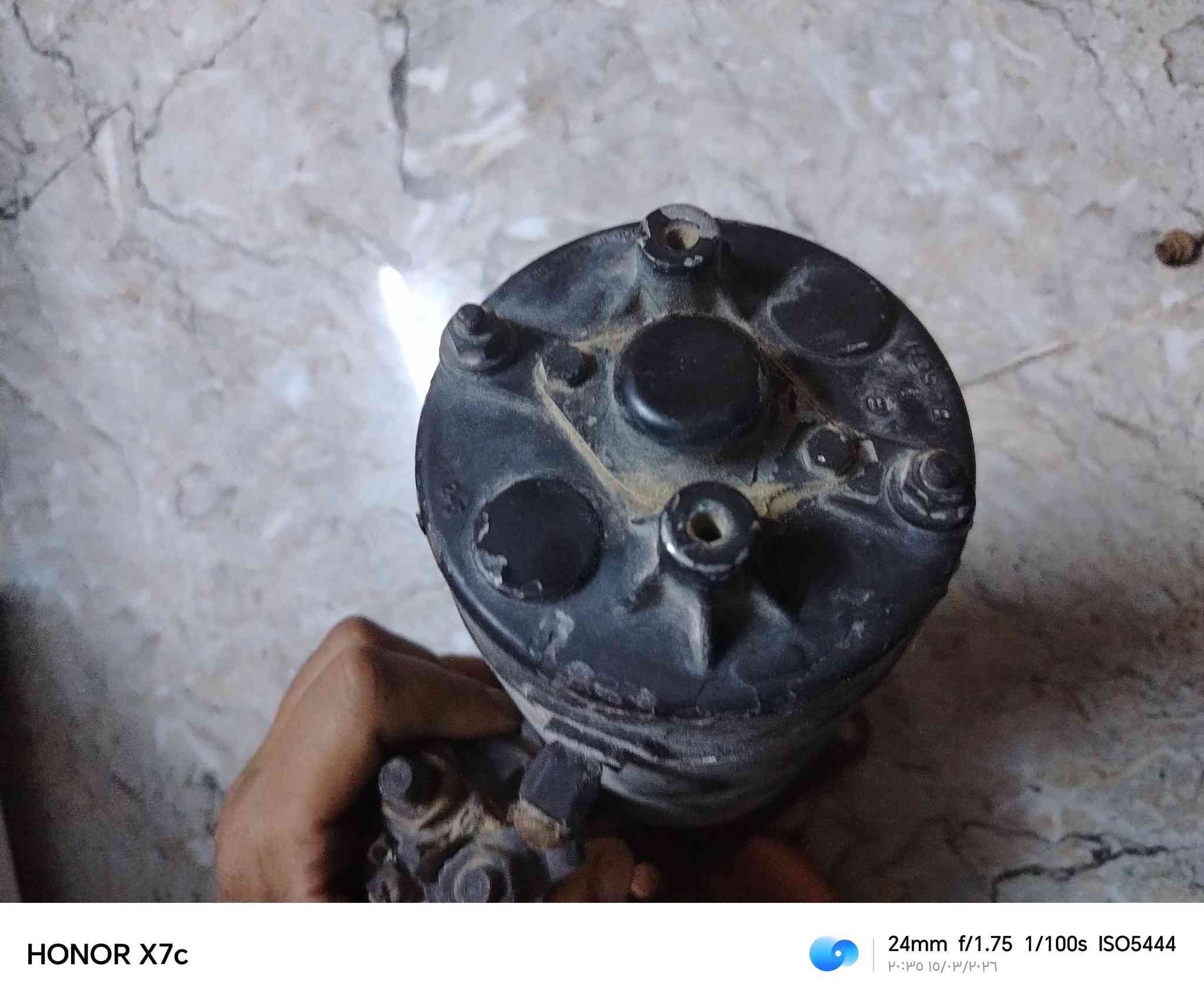 السلام عليكم سلف مال ماكينه 110 فيات شغال كل شيء ما بيه
***********
