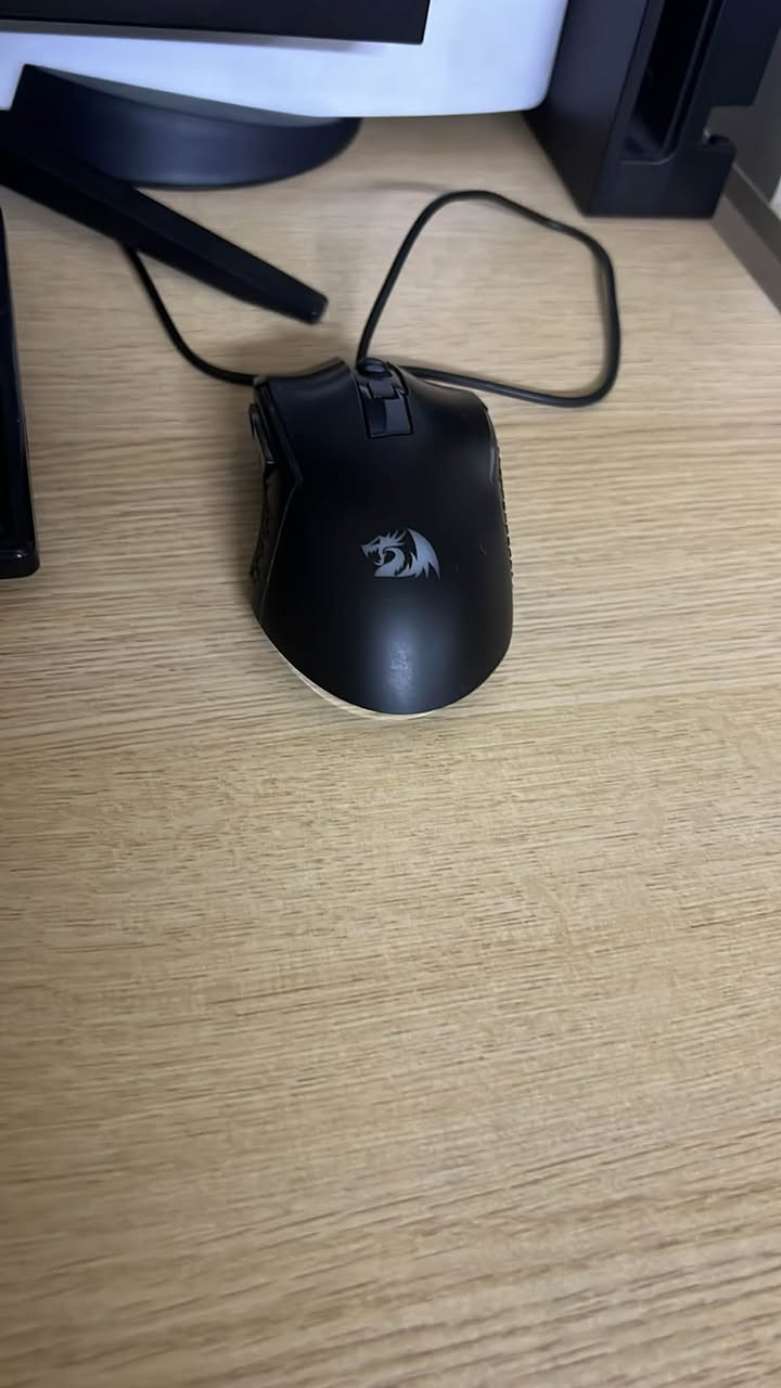 السلام عليكم تجميعه للبيع  نظافه 99‎%‎

RTX 5060
I5 14400F مبرد هوائي ويا
H610 ASUS PRIME M-K
1TB MD.2
T-FORCE 16GB 3200MZ
POWER SPLY 650W bronze 
KASE SAMA 
الشاشة PATRIOT 180HZ 0.1 MLS 
اليو بي اس 1500 من تايكر
ماوس ريد راكون و كيبورد ميكانكل بلو سويتش 
العلب مال قطع مو موجوده 
للتواصل واتساب فقط ***********
