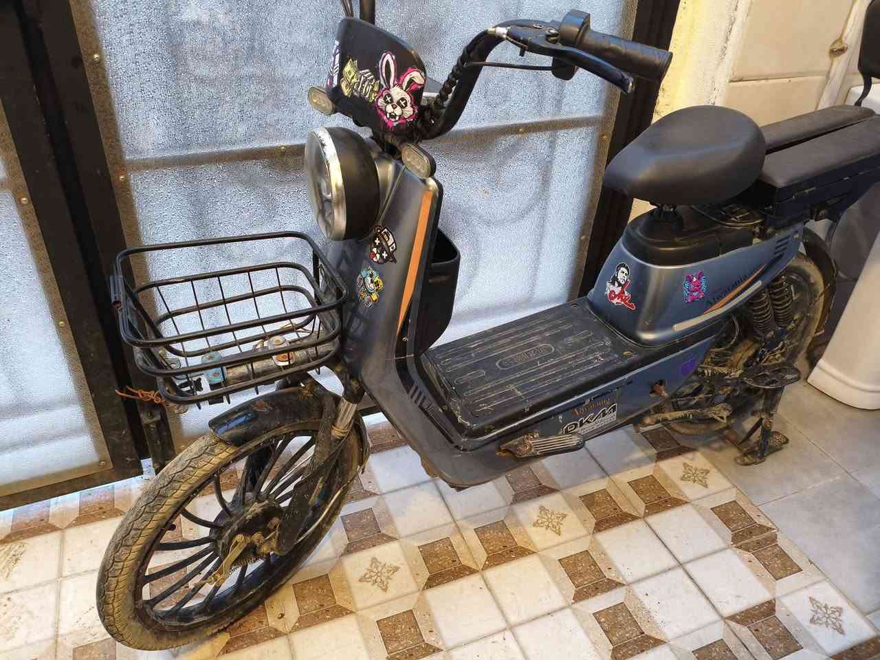 ماطور شحن يعوزو بس باتريات 5 ول باقي شرط نطيني سعر بس بس لا تكسر بي


**إذا كنت صاحب هذا الإعلان وتريد حذفه لأي سبب، رجاءا أرسل رسالة إلى الدعم الفني**