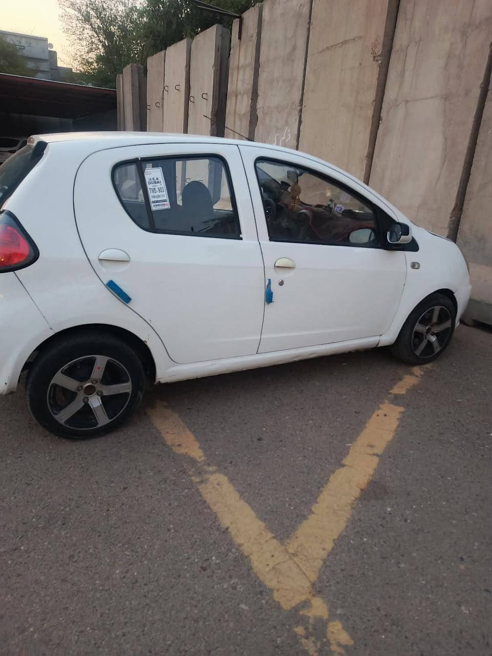 🚗 سيارة للبيع: جيلي باندا (Geely Panda) موديل 2012 🚗
السلام عليكم.. للبيع سيارة جيلي باندا موديل 2012 السيارة بحالة جيده ونظيفة  وجاهزة للاستخدام وما تحتاج أي مصروف (مال بيت).
 مجهزة بشاشة أندرويد حديثة ومتكاملة.
  تحتوي على كاميرا خلفية  للمساعدة بالركن 
 والتبريد تبريدها ممتاز (جيد جداً وشغال 100%) وبارد بالصيف.
السيارة نظيفة ومحافظ عليها.
 السيارة اقتصادية بالبنزين ، حجمها حلو 
  💰السعر المطلوب:- (55)وبيها مجال حك الجيه
مكان التواجد:-بغداد، رحمانية الجعيفر قرب حديقة احمد الوائلي مقابيل حلويات سيكال 
 📞للتواصلوالاستفسار:- ادخل خاص


**إذا كنت صاحب هذا الإعلان وتريد حذفه لأي سبب، رجاءا أرسل رسالة إلى الدعم الفني**