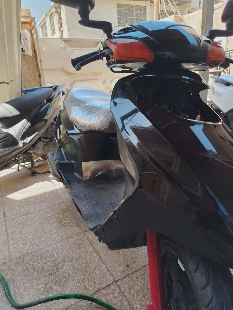 هوندا سبيسي في حالة الوكاله الدراجة بادية ممفتوحة و شرط الفحص كله بلادي ناقصها مازدة (لايت) مكاني بغداد حي الجهاد السعر 570 و بي مجال للاستفسار ***********
