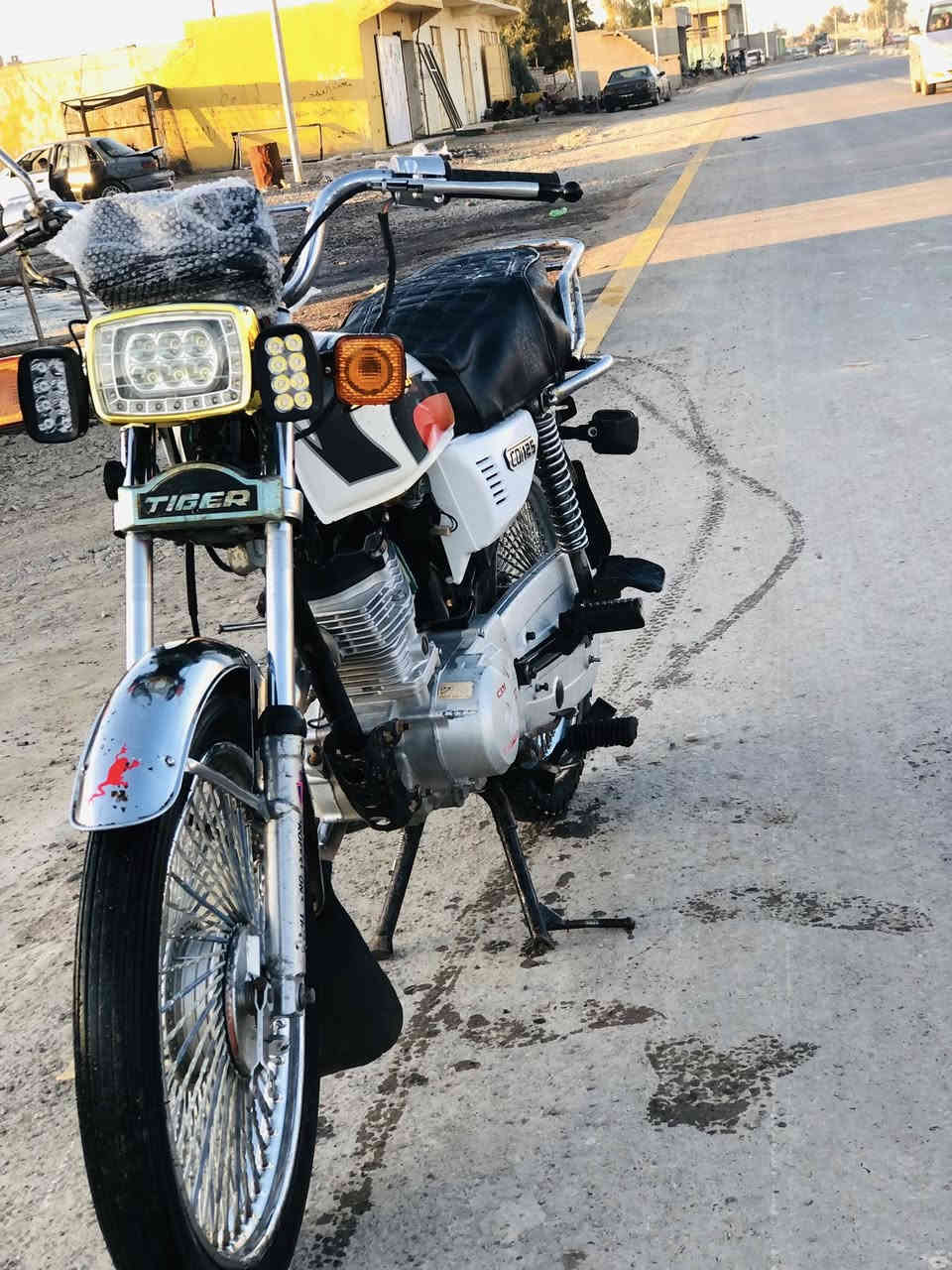 اقرة المنشور قبل ما تخابر ومو شراي لا تكسر بحلال العالم 

   السلام عليكم تايكر موديل 20محرك ما مفتوح نشاط فول شرط يرفع او ثاني كهربايات كلو شغال دشبول جديد جاملغ جديد سكن جديد جاملغ خلفي جديد قبق زنجيل جديد نص غراضو كلو جدد موطور علة اخر حباية المكان الشركاط الساحل الايسر اسديرة وسطى التواصل خاص او واتساب او اتصال ***********
السعر 400وبي مجال ويرهم مراوس
