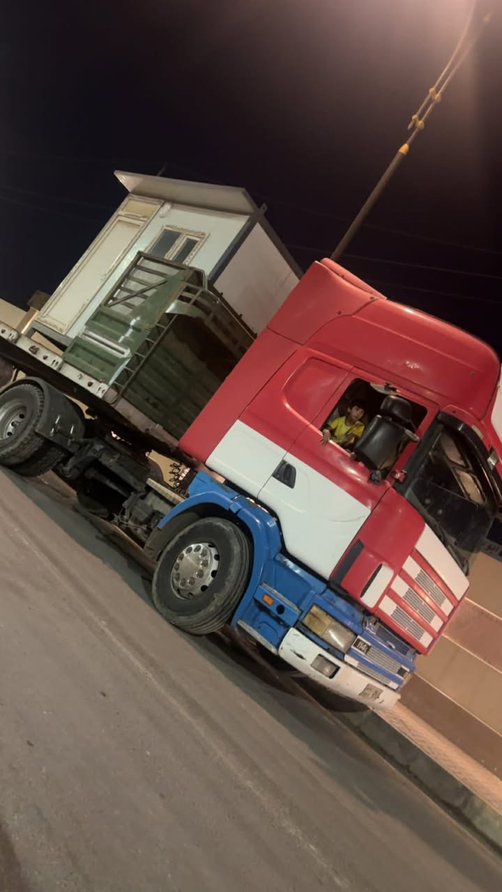 سلام عليكم سكانيه البيع موديل الفين واحد مثبته براد رقم صلاح الدين   بيه اضباره قرصه ماجاي ابيعه علا وضعه راس اوعربانه  العربانه صفايحه موجوده تخم تاير راس اوعربانه   الستفسار التصال عل ***********
