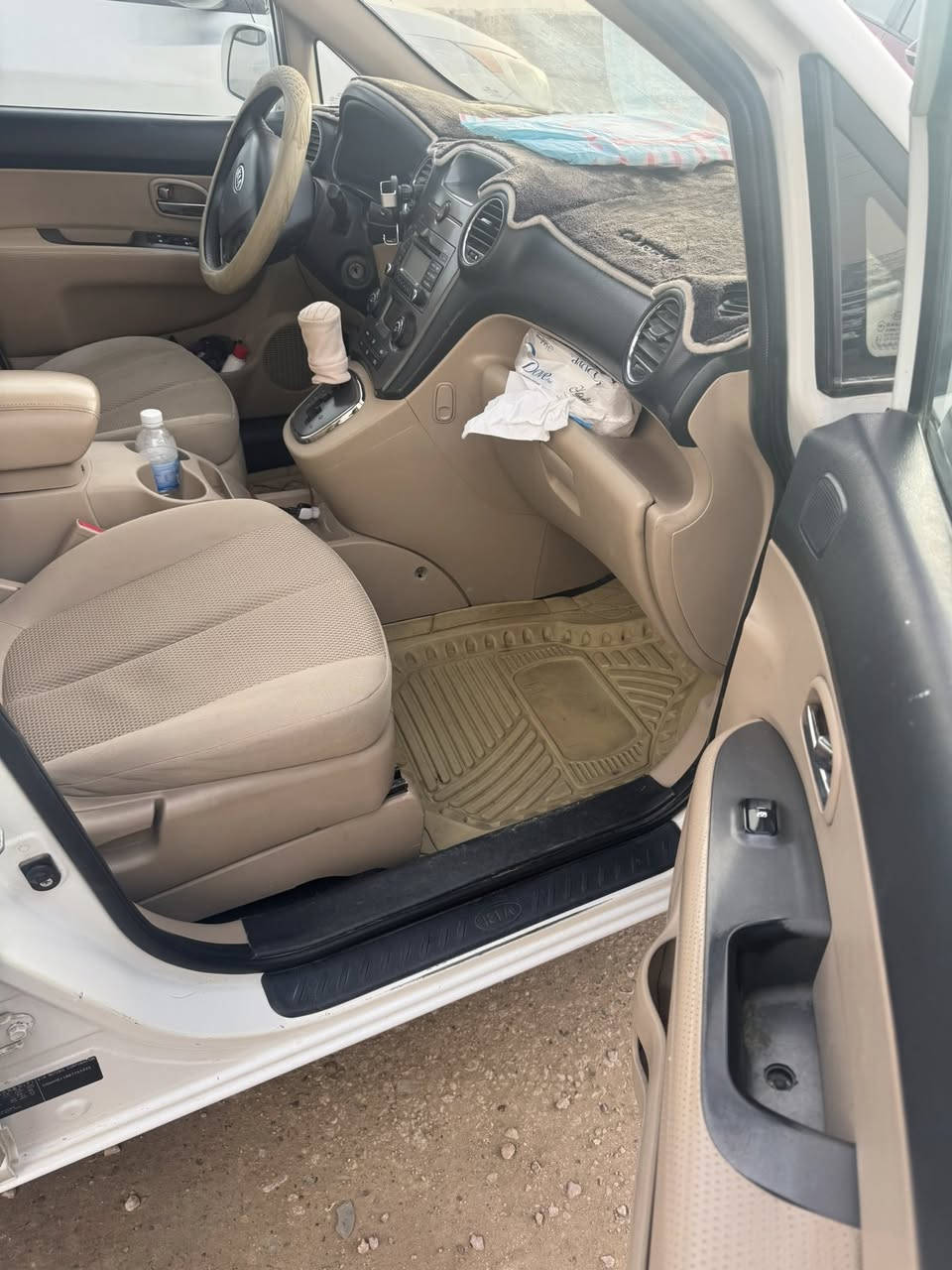 السلام عليكم كيه كارنز موديل ١١ فول عده البصمه محرك ٢٠٠٠ دوش ممفتوح بيه صبغ الباب الخلفي وره باب الصدر بدون دواخل السعر ١٣٦٠٠ بيه مجال يرهم مراوس حسب القناعه ***********
