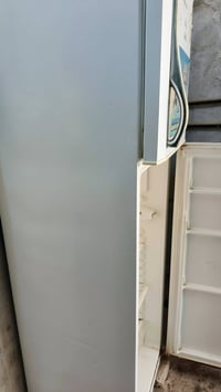 ثلاجة • نضيفة • موسم واحد
