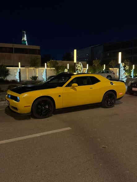 السلام عليكم جالنجر مديل 2018 sxt
سياره جديده للاخير بيه جاملغ ايمن او ايسر صبغع 
باقي سياره مكفوله بدون دواخل ماشيه 130 محرك 3500
مكاني بغداد حي الجهاد السعر 165 وبيه مجال 
***********
‏‪***********‬‏
