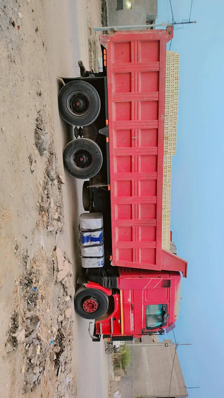 سكانيا للبيع موديل 1991 مكينه 8 كير 5ب5 رقم بابل  مكاني بابل المسيب  ***********
