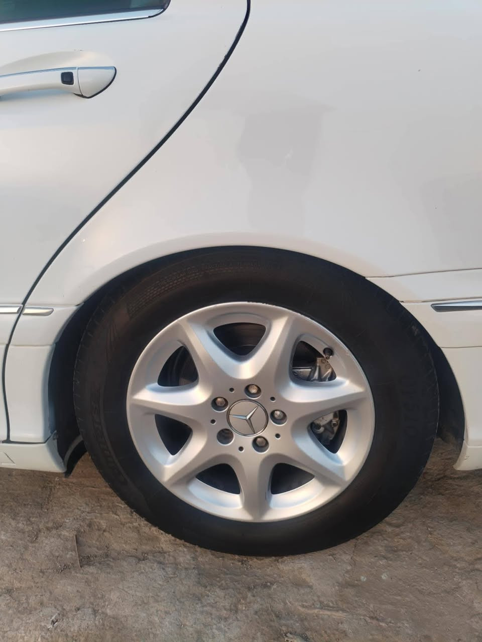 سلام عليكم
مارسدس موديل 2000
S500   V8 سياره جاهزه ترايك وين ماجان بيها رشات بالحزام مع طخه بسيطه والباقي مكفول رقم واسط انكليزي سنويه نتهي نهايه 2027   السياره فول مواصفات السعر
100 وبيهه مجال السياره هزه  جديده العنوان ذي قار  التحويل مباشر 
***********
