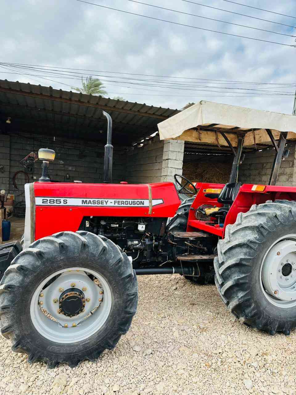 تنكتر تركي ٢٠٠١ رقم نينوى، محوره دبل
مكفوله من كلشي جاهزه كير محرك أكسن صدر كهربائيات كامله، مابيها اي نقص مكينه نضيفه ونشطه حيل، مكان الانبار 

سعره ١٩ مليون قفل

رجاءً المو شراي لا يتصل 

واتساب بي ***********
