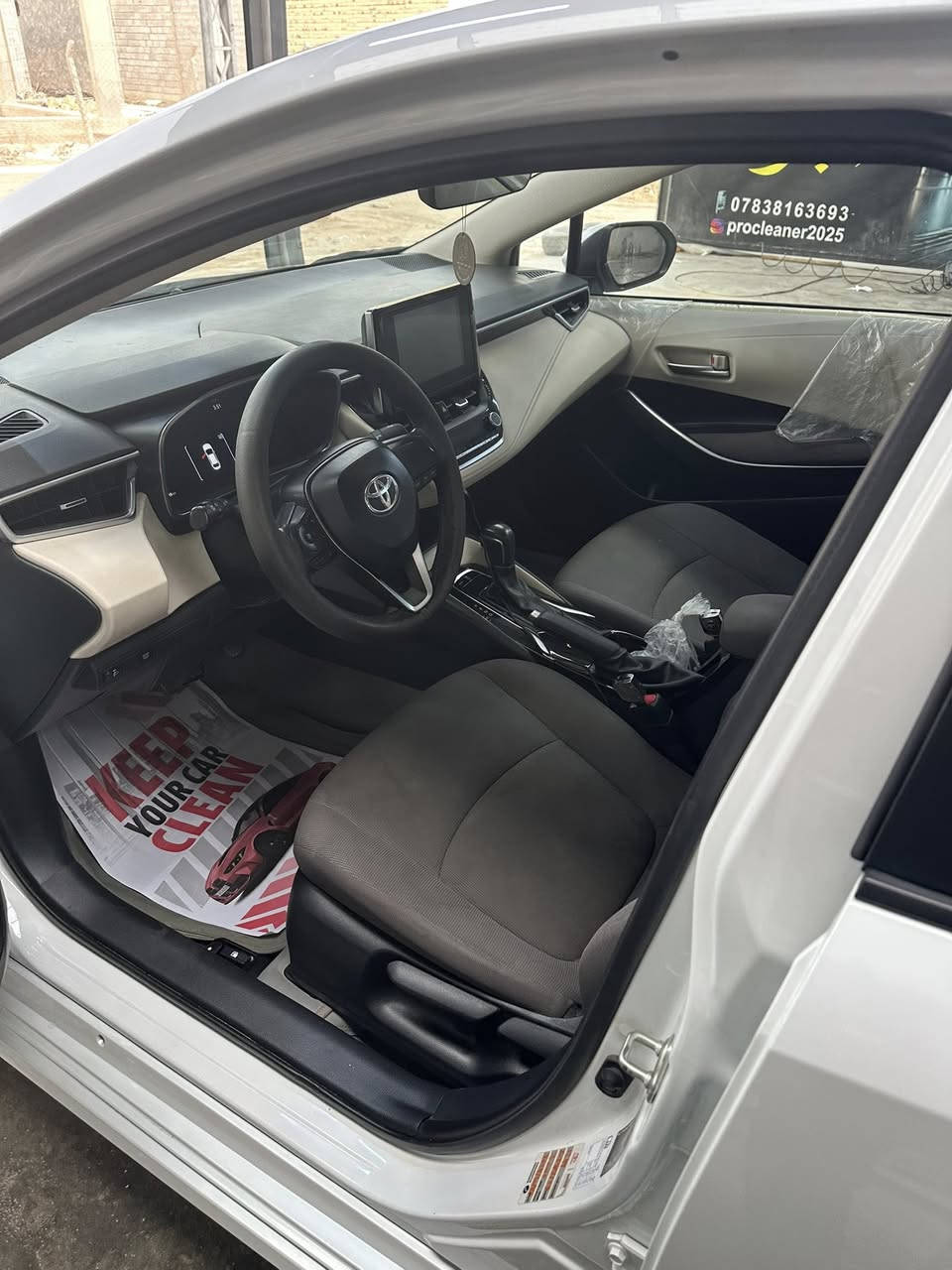 سلام عليكم ورحمت الله
كورلا 2024 للبيع مواصفاته فول فتحه بصمه تبريد خلفي ترحيب عند لاقتراب شاشه اشاير بل مري + مري شفط ماشيه70 الف مكفوله كفاله عامه 
 عدا نص الدعاميه الخلفيه  ((مكانه نجف سعره 190)) وبيه مجال كلش بصيط )الخاص موجود وهاذ رقم تليفون ***********
