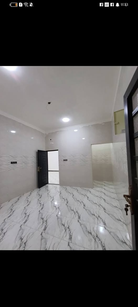 ✳يعــــلن مكتــــب عقــــــــارات بلـــــــــــــــد✳️
***********📞📞
🔸️ع دار  للبيع  في شط العرب الصقر
مساحته 200 مــــــــــتر  
♦️  يحتوي ع غرفتين وصالة ومطبخ واستقبال وحمامات كراج
الســـعر  83وبي مجال 
للإستفسار ***********
🔹️العنوان المكتب عقـــــــارات بلــــــــــــد باليوبه قرب مدرسه ام أيمن

♦️نستقبل كافة العروضات في شط العرب
