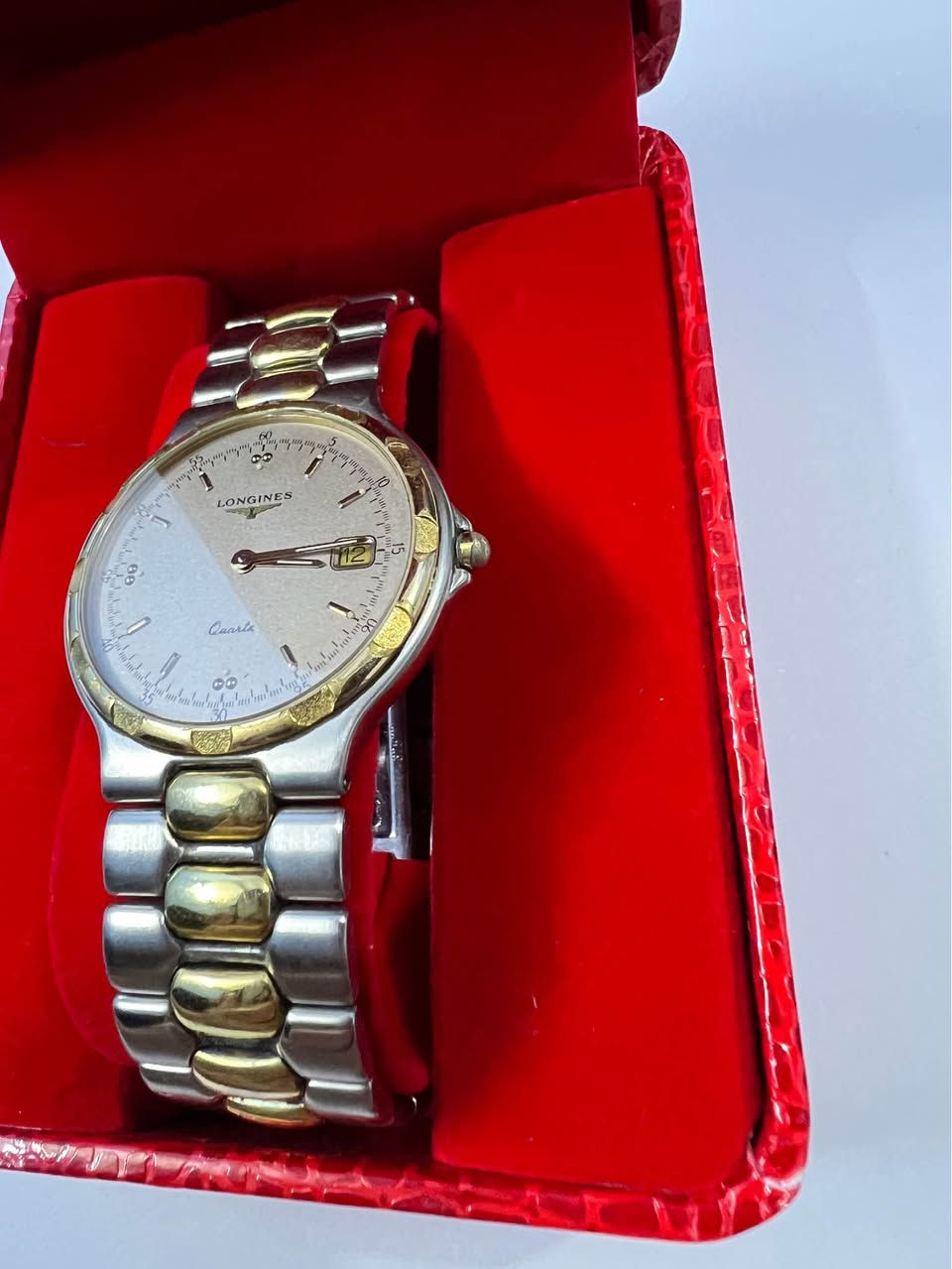 ساعة لونجين كونكويست (Longines Conquest)
فنتج صناعه الثمانينات 
القطر 33ونص 
الحركه كوارتز (بطاريه)
النظافه ممتاز جداً كالجديد
السعر 230دولار وبيه مجال بسيط للتواصل عبر الخاص بغداد, العراق


**إذا كنت صاحب هذا الإعلان وتريد حذفه لأي سبب، رجاءا أرسل رسالة إلى الدعم الفني**