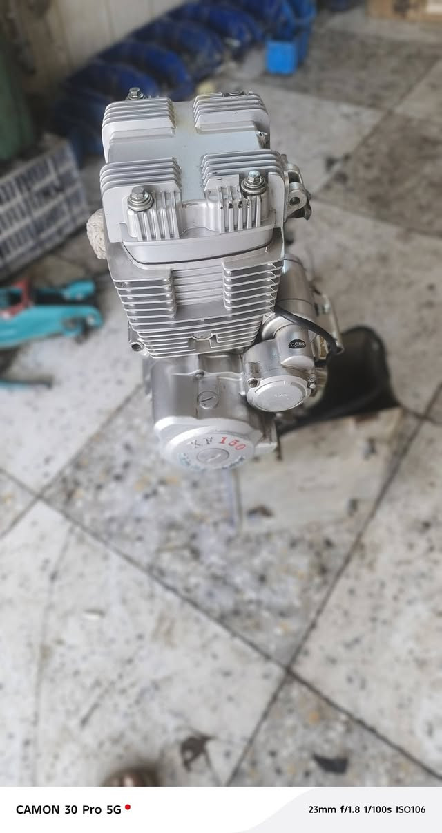 مكينه ٢٠٠ للبيع شغاله وجديده لاتنقيص ولاتبخير بس بيها صوت بلمكينه ماعرفه كرنك بستم مديل ٢٣ السعر ٧٠ مكانها مشخاب ناحية القادسية، ***********
