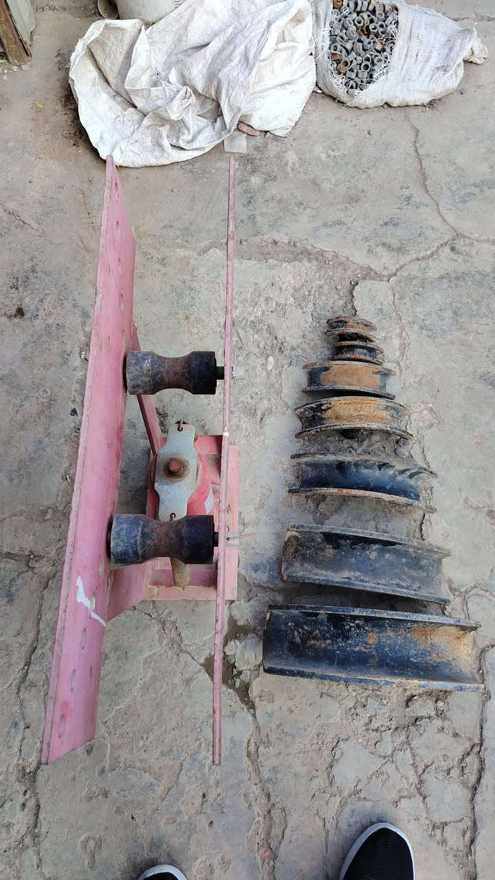 سلام عليكم للبيع معواجه بواري هيدروليكيه بريس من النص انج إلى 3 انج الجك 16 طن اصلي السعر 350 الف وبي مجال مكاني سامراء يوجد توصيل هاتف ***********
