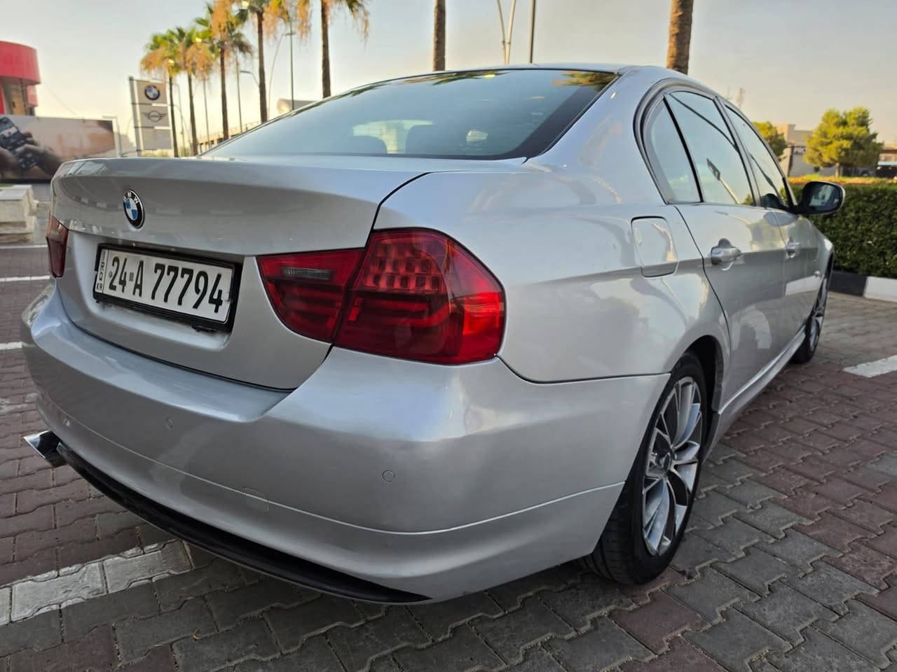 🚗 فڕۆشتنی BMW E90 – مۆدێل 2010
​سڵاو هاوڕێیان، ئۆتۆمبێلێکی زۆر خاوێن و بێ‌کێشە بۆ فرۆشتن:
​📌 تایبەتمەندییەکان:
​جۆر: BMW E90
​مۆدێل: 2010
​قەبارەی مەکینە: 2.5 لیتر (شەش پەستۆن / 6Cylinder)
​دۆخی ئۆتۆمبێل: بێ کێشەیە، مەکینە و گێڕ تەقە و ڕەقە و تەبرید  بە شەرت، سەنەوی ژینگە رێگەی نوێیە 
بۆیاخ:🩸 دوپارچەی بۆیاخە بەێ لێدران 2یا3جی ساردە کوتە
4تایەی پاکی لەژێرە 
ژمارەی مۆبایل 
*********** أربيل, العراق
