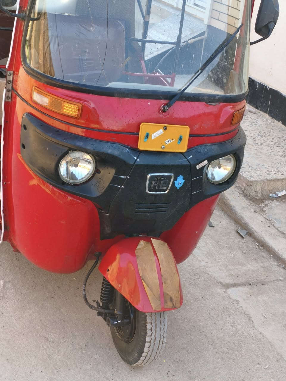 السلام عليكم تكتك موديل 21نضيفه معمر دوس السعر 7600مكان بلديات ***********
