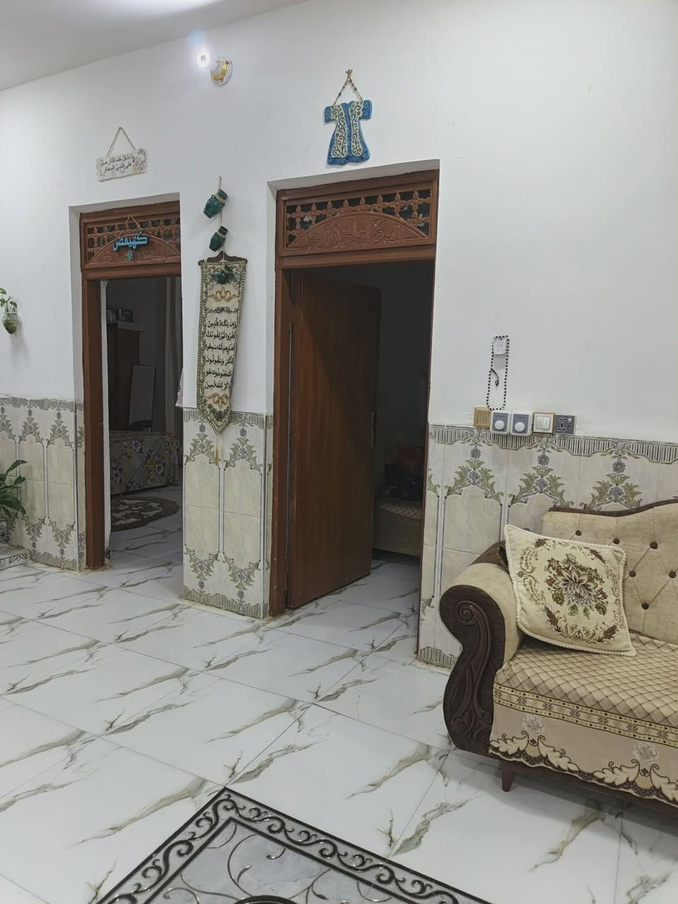 السلام عليكم بيت للبيع طابو زراعي معامله كامله سند ٢٥المساحه ٣٦٠الحولي حي الحريه مقابيل ابوسيف ابوالمولدات السعر ٦٥وبي مجال للاستفسار اكثر الاتصال على الرقم ***********او الرقم الثاني ***********
