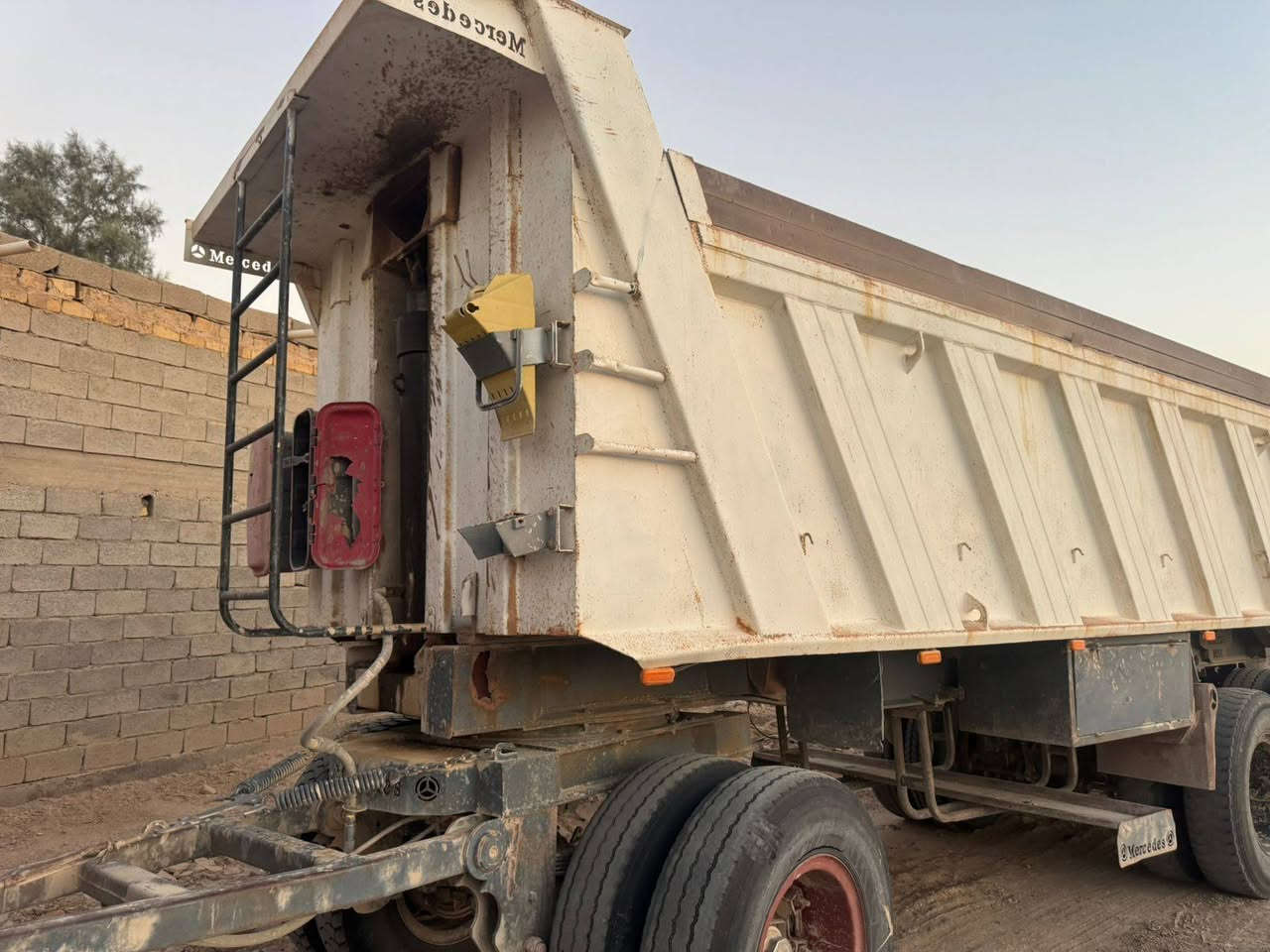 عربانه ٢٦ متر وي التعلاوه براد16
تواير نص عمر
 طول سبعه مترات و٦٠ السعر ١٤٠
مكان الناصريه
 ***********
