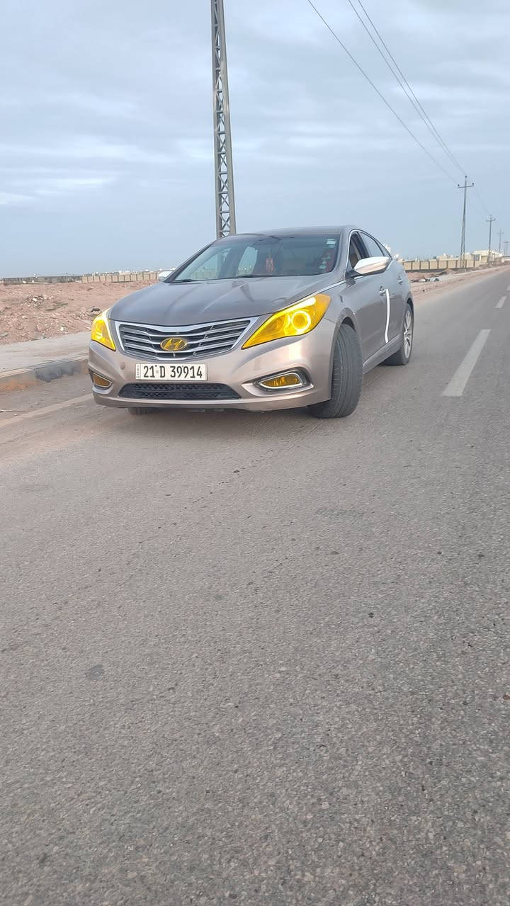 ياالله ازيره للبيع مديل 13رقم شمالي هزه وسنويه جدد بيهة بابين صبغ بدون فتح خليجي جاهزه من كلشي  وجديده كير مكينه حداديه تبريد تدفئه كلشي مكفول مكان شارع كربلاء السعر90 هاتف ***********
