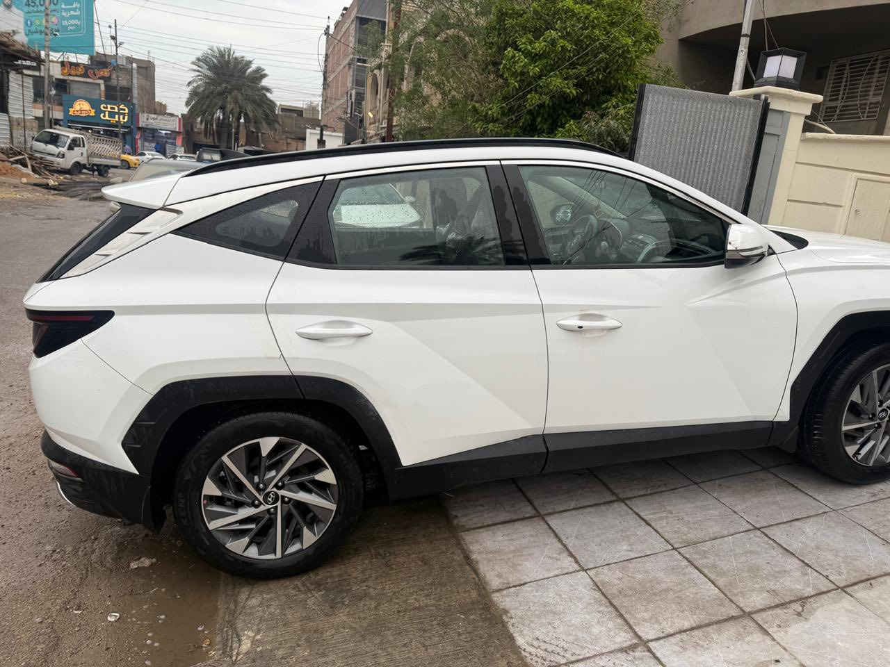 توسان ٢٢ خليجي بغداد المشروع الوطني
ماشيه ٤٠ الف حقيقي مكفولة فقط رصعة بكد الاضفر  صغيرة جدا ومسحوبة باجهازوالباقي كلة مكفول فوول موصفات ما عدا البنوراما بصمة تشغيل عن بعد دبل كرسي كهربائي شاشة ابل كاربلي اصلي هاندبريك بصمة اوتو هولد نظام تزحلق مود درايف فول تحكم استرين بردات خلفية لايت وبك لايت خلفي امامي اريل نفيگتر قطعتين تبريد شحن وايريلس وباقي الوصفات معروفه سيارة جديده السعر ٢١٠ وبيها مجال بسيط للاستفسار ***********
