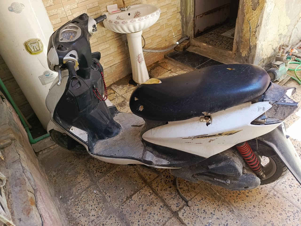 للبيع العنوان مدينه الصدر مكينه شدهاا جديده صار شهر ونص السعر ٣٥٠ ***********

