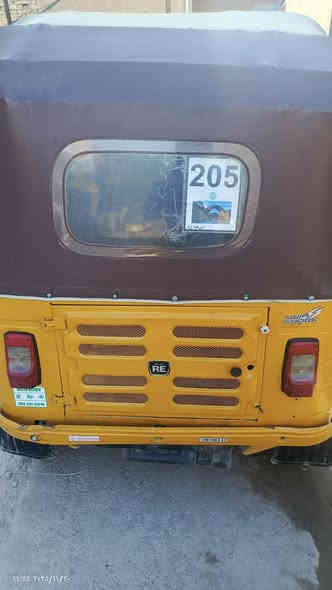 السلام عليكم تكتك 2020شهر 10للبيع التكتك بيهه صفحه وحده ومرشوشه جماليه بس مكينه مشروكه فقط تنضيف مجاري مال دهن وتبديل بولبرنات بيهه شاشه اندرويد اصلي 9انج وبيهه دمام حجم كبير وبيهه زنون H4عالي ناصي يموت المكينه انطيك بيهه ضمان شهر تنقيص تبخير اكفلههه وبسمي تحويل انطيك بي همين شهر السعر 5800وبيهه مجال مكاني بغداد سلمان باك ***********
