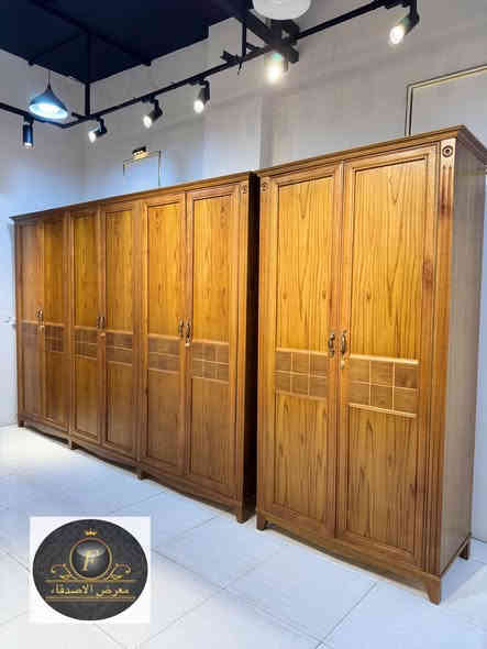 موديل تراث فخم

غرفه نوادر الصاج 

ضمن وجبة الدرجة الفاخره 

السعر 5ملايين و250 

ملاحضه كل هيكل الغرفه خشب جاوي طبيعي 

وجه الكنتور خشب 5ملم صاج طبيعي

داخل الكنتور صاج طبيعي 5ملم 

بلون المكتبي الطافي 

الظهر جرجوبة شد براغي 

القاعدة الارضية للكنتور بلوك بورد

ارتفاع الكنتور 245سم 

عرض الكنتور340

عرض الكنتور مع زاوية الملابس 460

طابورية جلوس اضافية 

السعر 5.250 فقط
نقل وشد ماجاني آلجميع محافظات العراق 

العنوان بغداد الجديده خلف جامع سامرائي 

***********
***********
