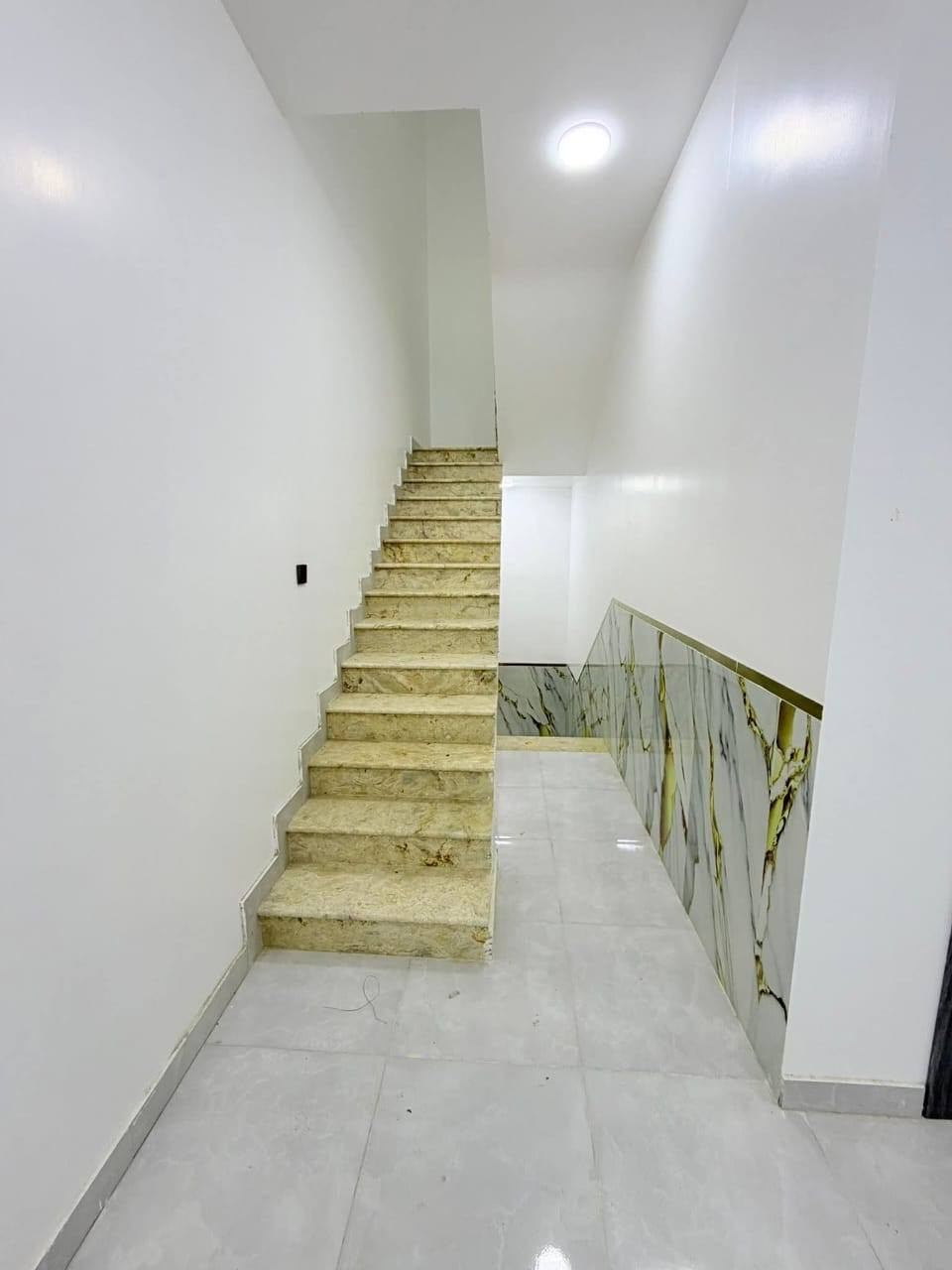 🏠🏠🏠🏠🏠🏠🏠🏠🏠🏠🏠 
مشتمل  3طوابق في الفلوجه خلف جامع السلام
⭕1️⃣التسلسل📠/191
⭕2️⃣مساحه🏚️/125
⭕3️⃣الواجه🏫/6.25
⭕4️⃣النزال⛺/20
⭕5️⃣الشارع🛣️/10
⭕6️⃣المرقمه🖍️/16642
⭕7️⃣اقرب نقطه داله📍/
⭕8️⃣خدمات🏞️/كهرباء وماء
⭕9️⃣السعر💰/ 115مليون وبيه مجال
⭕🔟ملاحظه/ السعر المعلن على هذا العقار طلب من البائع 
📜نوع الملك / طابو صرف 

 🏫 ✅ادارة مكہٰتہٰبٰٰ الأيهم للعقار✅🏫 

☎️قابل للتفاوض 
       ⭕لا نتعامل على المصرف العقاري⭕
_______________________________________
1️⃣●اسعار 💵العقارات المعلنة في مكتبنا تُحدد من قبل البائع 💸صاحب العقار وليس المكتب والسعر قابل للتفاوض بين البائع والمشتري📜 

2️⃣●⌛نتميز بعدم رفع سعر العقار من قبلنا ونجمع البائع🤝 والمشتري وجهاً لوجه لغرض الاتفاق📝  على السعر النهائي 👍 

3️⃣●العنوان المكتب☜🎈قضاء الفلوجه/حي الشهداء شارع ستين 60 قرب نادي الصمود Fallujah, Iraq اذا عندك عقار تريد تعرضه للبيع او تريد تشتري عقار 

4️⃣📬فقط ارسال المعلومات  على الواتساب او الاتصال على هواتف المكتب 

5️⃣🤳متابعة الصفحه يصلك كل ما هو جديد 

☎️نستقبل هواتفكم على الارقام التاليه 

☎️***********/واتساب

☎️***********/واتساب
