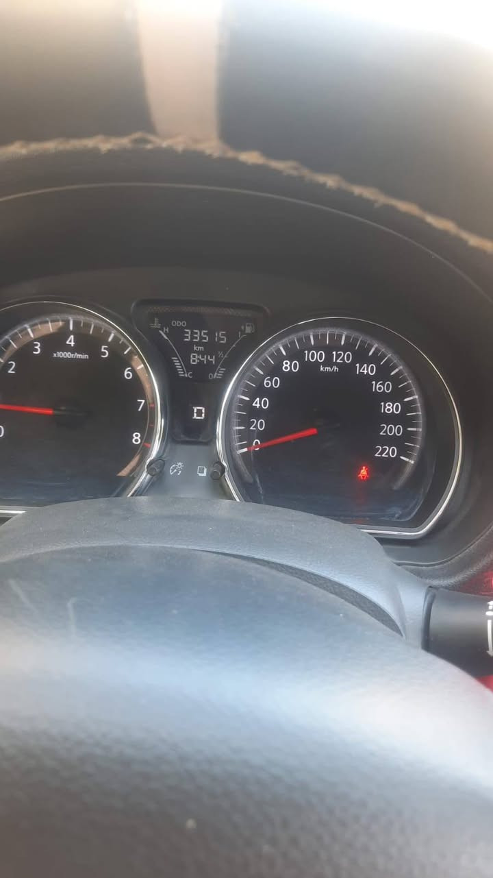 السلام عليكم من رخصه الادمن نيسان سني مصري موديل 2023 فول مواصفات ماشيه 33 السونار موجود ويه الصور الاستفسار خاص ***********
