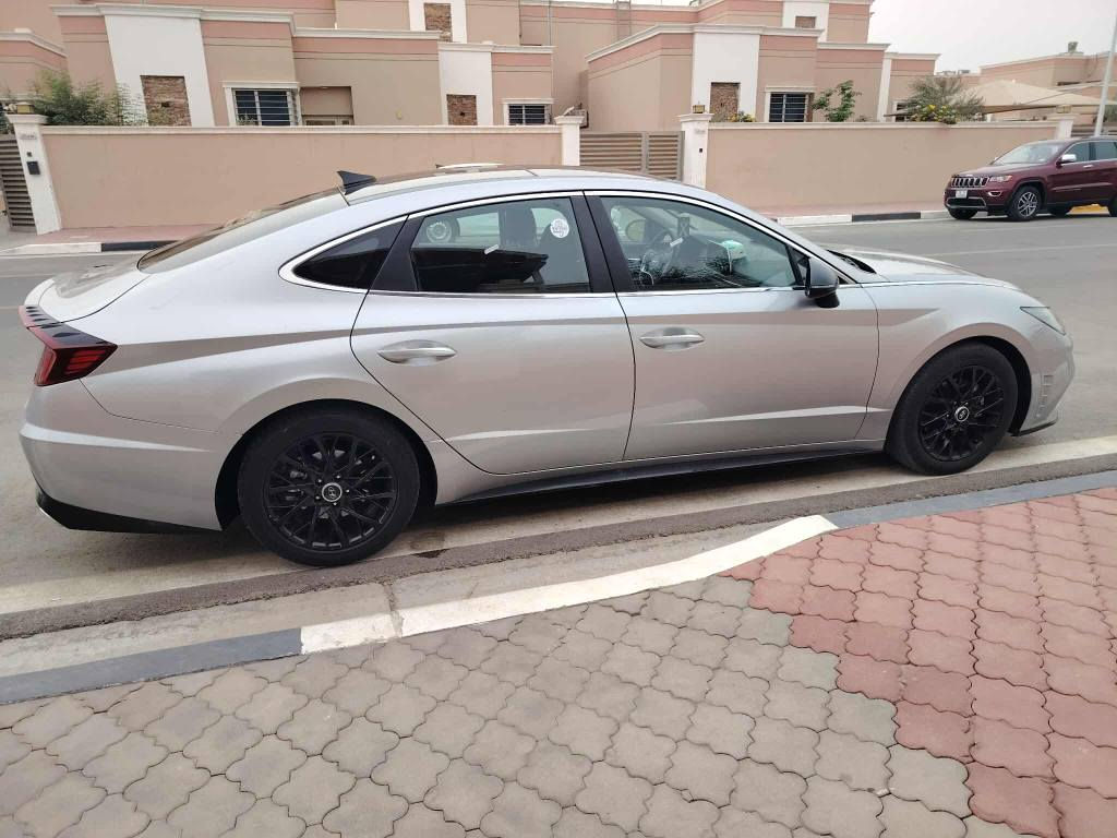 سوناتا موديل 20 وارد امريكي فول مواصفات واحد على واحد بيه بنيد مبدل اربع قطع صبغ
بدون دواخل عنوان البصره تنومه الصالحية 
النقال *********** البصرة, العراق
