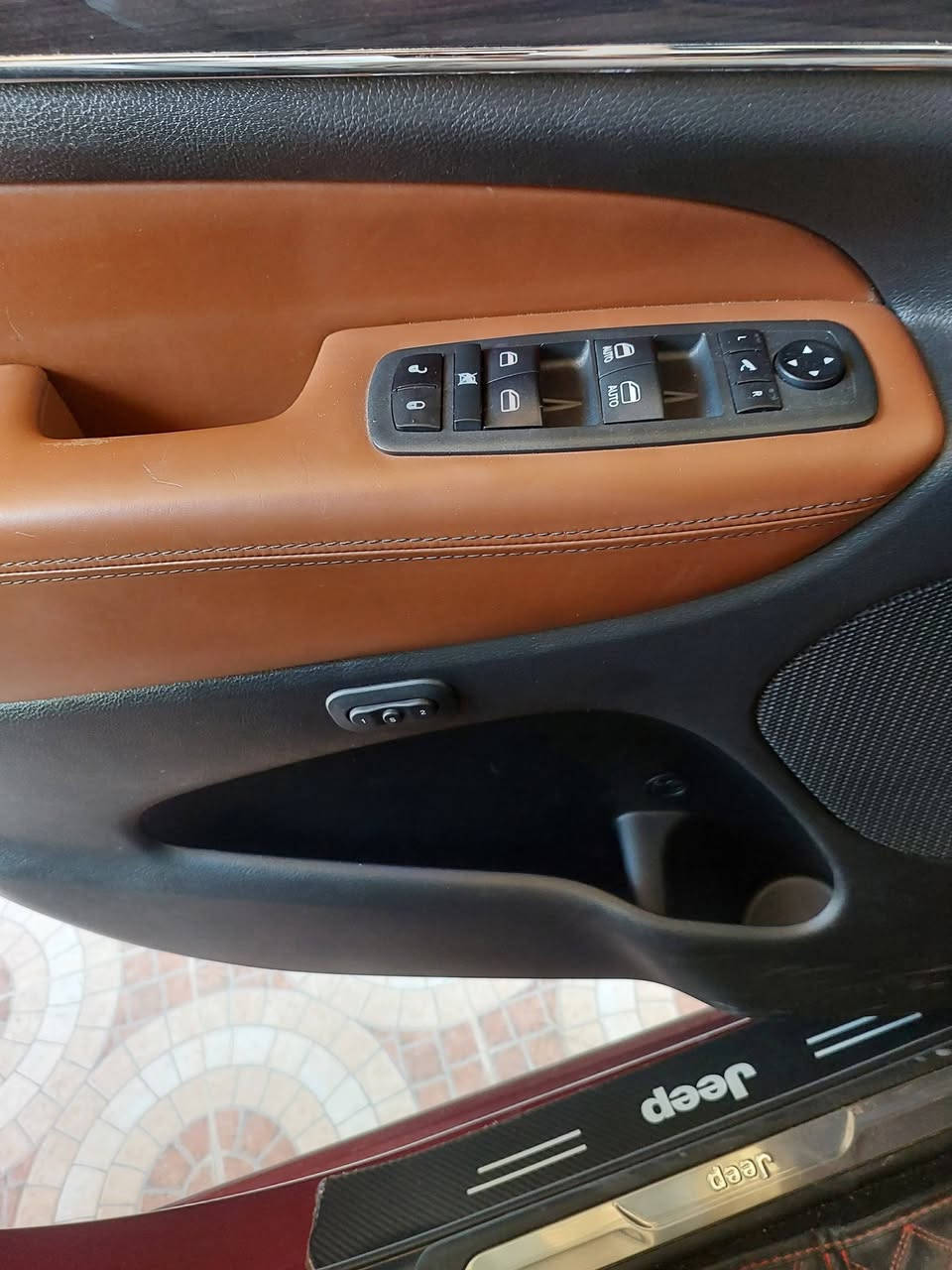 جيب اوفلاند ٢١ خليجي للبيع
ماشية ١٩ الف كم 
السيارة فول موصفات عدا الرادار الامامي 
مكفولة عدا الجاملغ الأمامي الأيمن به بارد بسيط 
بأسمي 
مكانها كربلاء قضاء الهندية 
السعر ٣٧٠
***********
