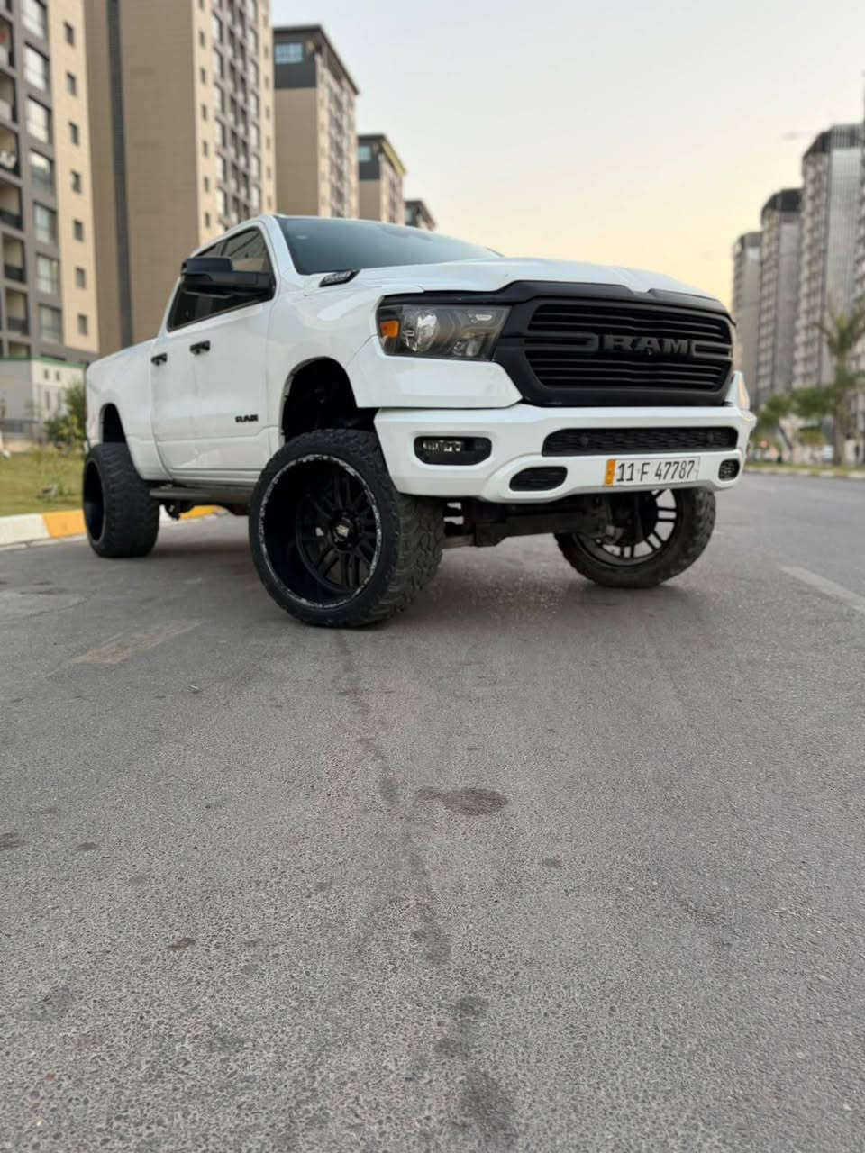 إليك إعلان مرتب وجذاب للنشر:
الكتابة
🔥 للبيع أو المراوس – دودج رام Big Horn Lone Star 2023 🔥
✅ فول مواصفات
✅ محرك 8 سلندر HEMI eTorque
✅ ترفيع أمريكي مع علاية
✅ رنقات 24 إنج مع تايرات جبلية
✅ شاشة كبيرة
✅ كير ماوس
✅ رادارات جانبية
✅ كاميرا أمامية وخلفية
✅ تشغيل عن بُعد
✅ سكيتر وبريك كهربائي
✅ كشنات تدفئة + ستيرن تدفئة
📄 رقم بغداد الجديد
📄 هزة جديدة وتحويل ثاني يوم
🎨 السيارة بيها فقط قطعتين صبغ (جاملغ وبنيد)
🔧 الكير والمحرك والصدر كلهن جاهزات، ومنظومة التبريد جديدة.
🚘 سيارة تخبل، جاهزة وما تحتاج أي مصروف.
📍 المكان: بغداد – حي الحسين
📞 للاستفسار: ***********
🔄 مفتوح للبيع أو المراوس، شعدك نزل أو بيع. بغداد, العراق
