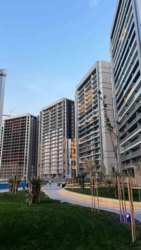 شقة للإيجار في مجمع ميلينيوم السكني  طابق 2 | 208م  يحتوي على كاونتر +...