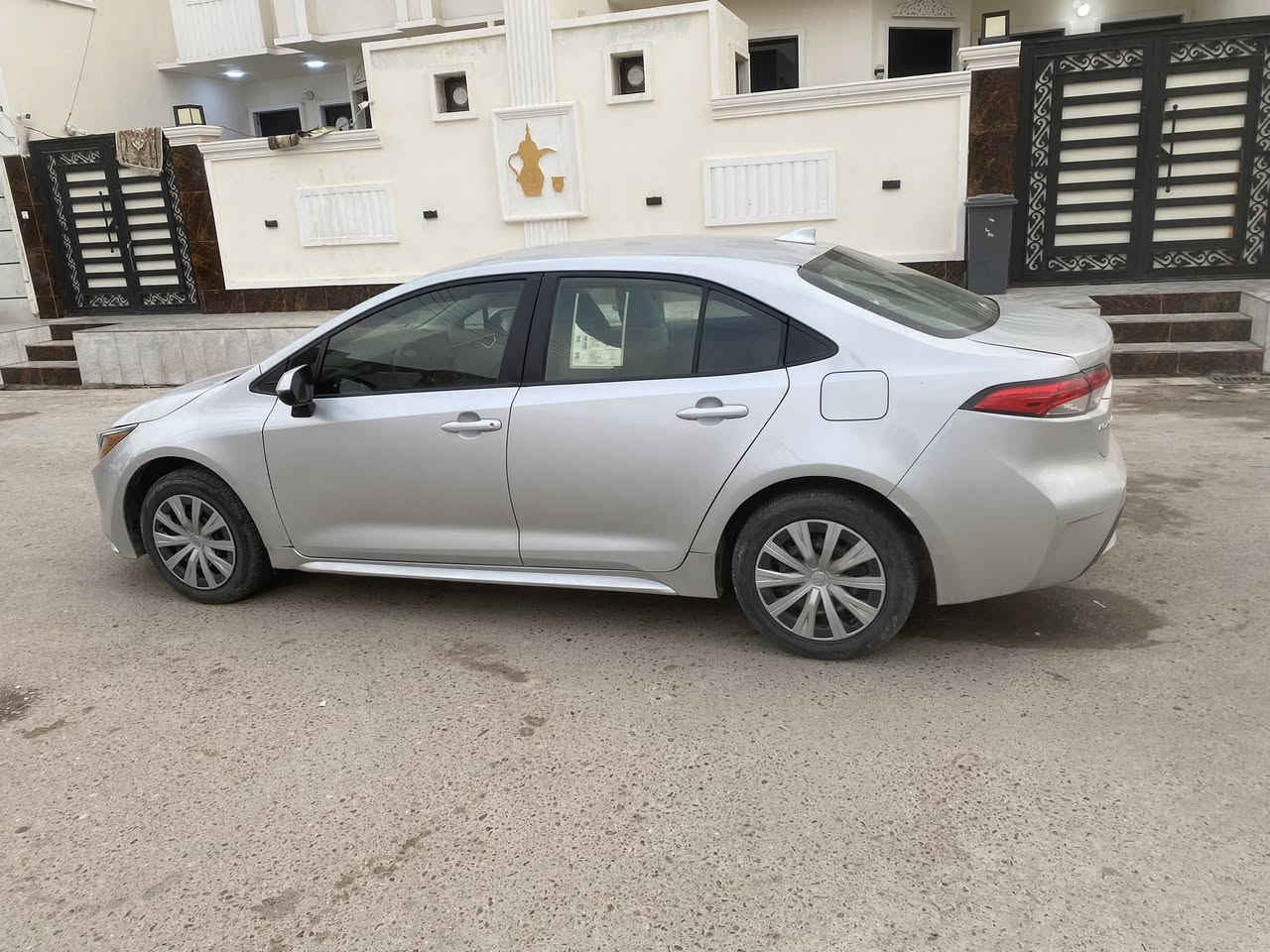 كولا موديل 2022 اصل رقم اربيل جديد باسمي شخصيا محرك 1800 ماشية 87 الف ميل ضررها بابين أثر شخط مبدلات بلادي والباقي مكفوله من الصبغ فقط بابين للاستفسار الاتصال على الرقم *********** مكاني رمادي
