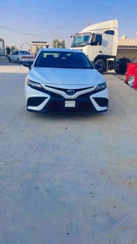 كامري هايبرد 2024 ضرر بابين فقط ماشية 44 موصفات SE ويل ذهبي السعر 195و...